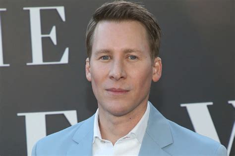 Dustin Lance Black Biography, Age, Height, Wife, Net。